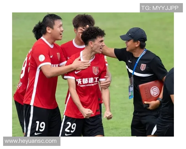 重庆足球队与成都足球队赛后复盘分析精彩配合与战术对决 重庆足球队与成都足球队赛后复盘分析精彩配合与战术对决